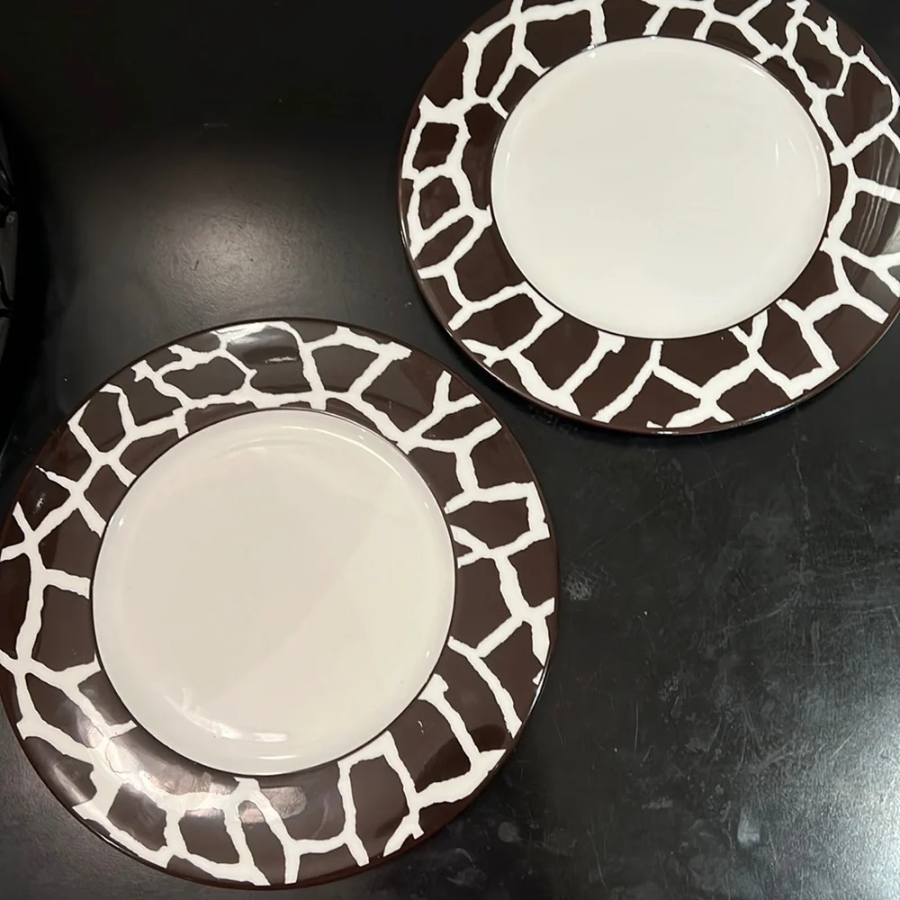2 Mikasa Color Studio White Black Giraffe Animal Print Bone China 8.5” Plates 2